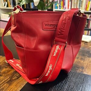 Wrangler Red Shoulder Bag with Contemporary Design
